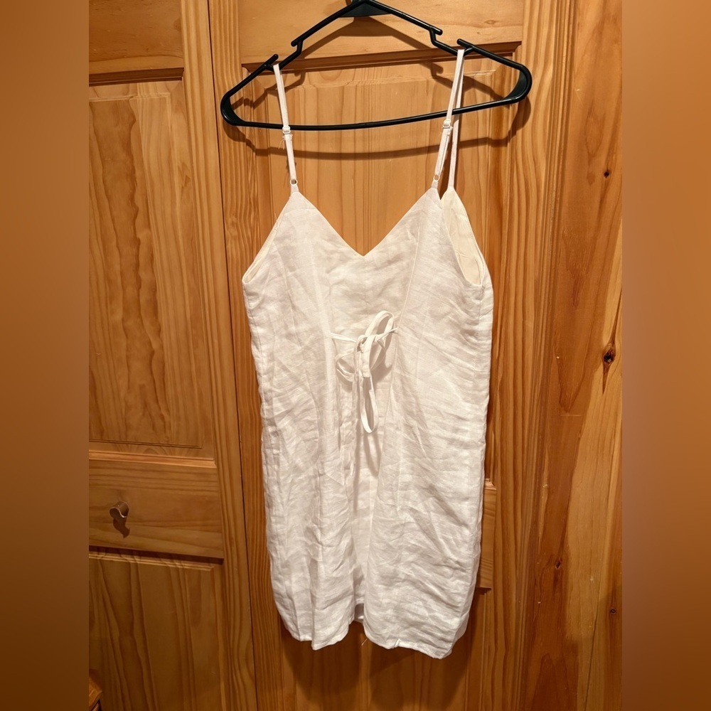 Olivaceous Linen blend Button Down Tie Back
Mini Dress White - Picture 2 of 11